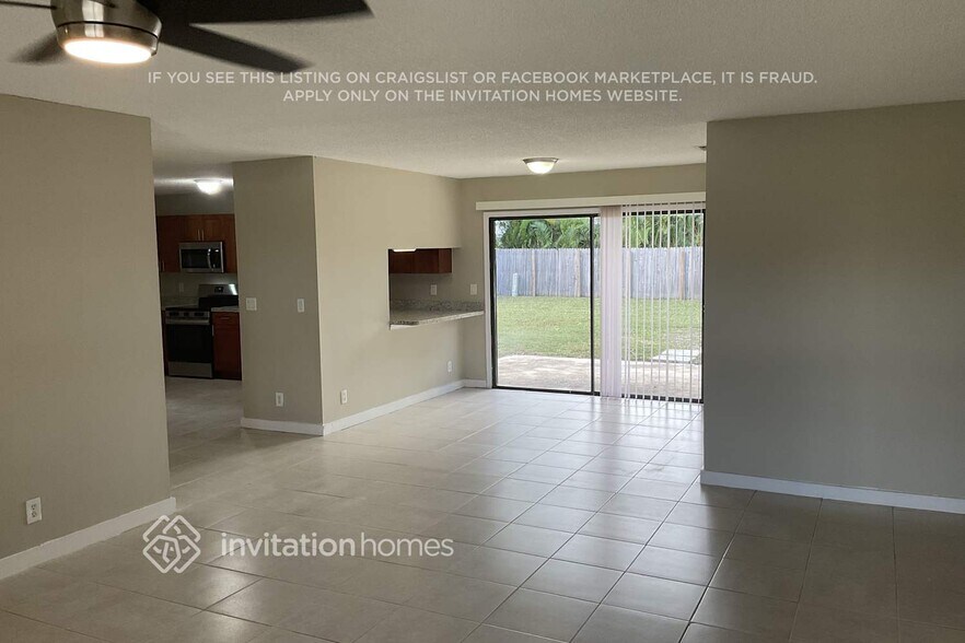 Building Photo - 112 La Mancha Ave