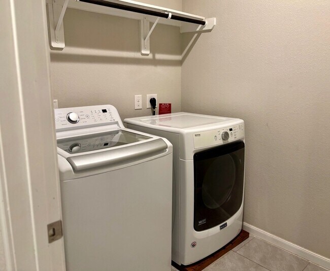 Building Photo - 4039 Prairie Landing Ln