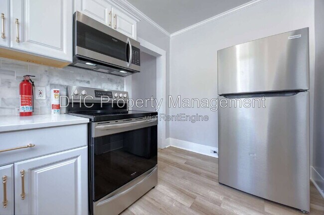 Building Photo - 3120 Pierpont Ave