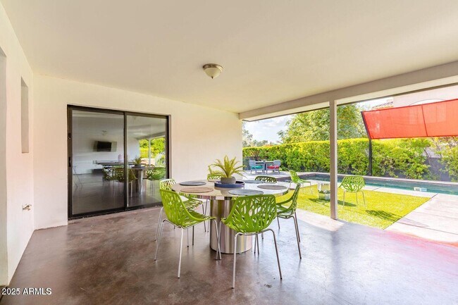 Building Photo - 5002 N 38th Pl