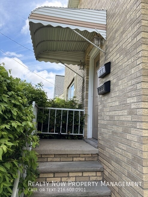 Building Photo - 21252 Goller Ave