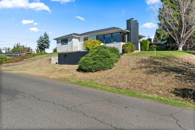 Building Photo - 560 N Keene Way Dr
