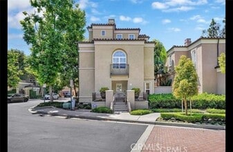 Building Photo - 37 Via Amanti