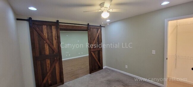 Building Photo - Recently Renovated!!Beautiful 4BR home.