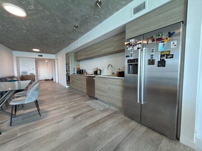 Building Photo - 6620 Indian Creek Dr