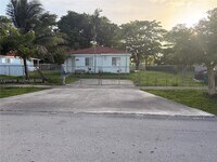Building Photo - 17740 SW 103rd Ave