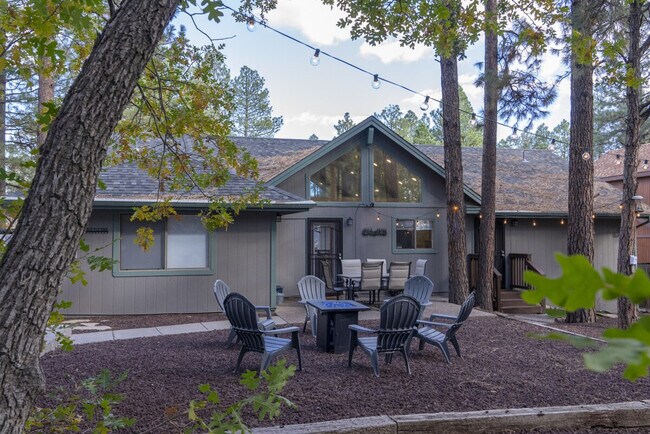 Building Photo - 3263 S Justin St
