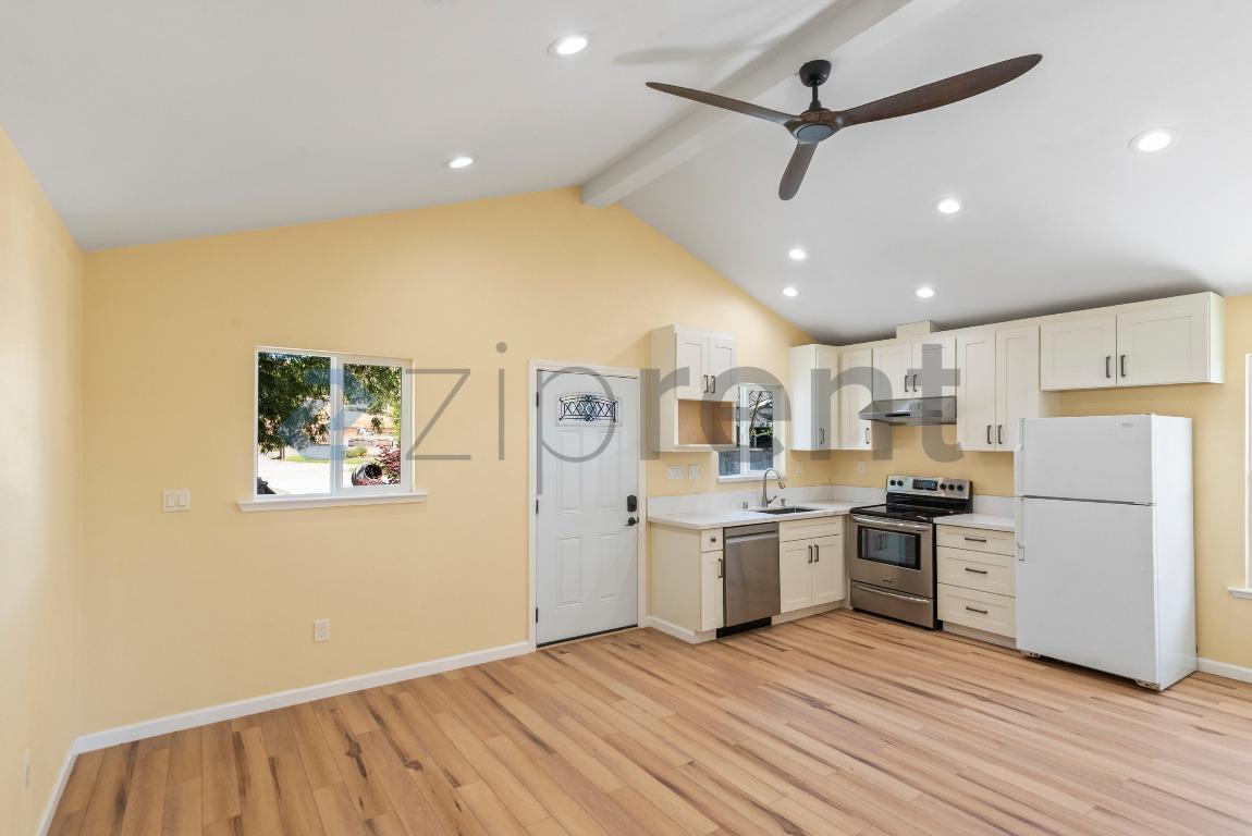 Building Photo - 732 W Edmundson Ave