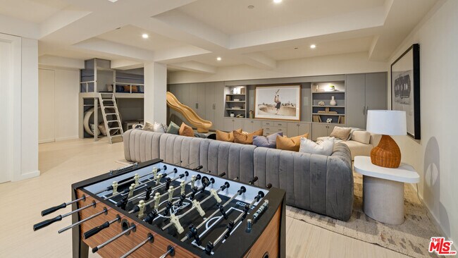 Building Photo - 720 Amalfi Dr