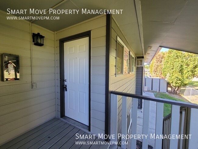 Building Photo - 2565 Targee-