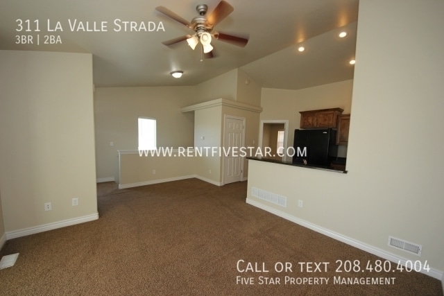 Building Photo - 311 La Valle Strada