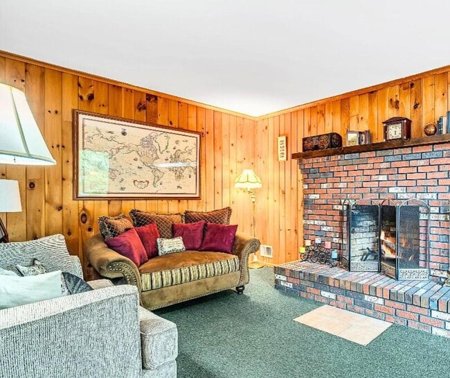 Building Photo - 57 Markwood Dr