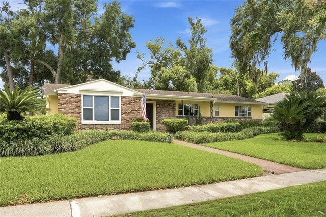 Building Photo - 1228 Spring Lake Dr