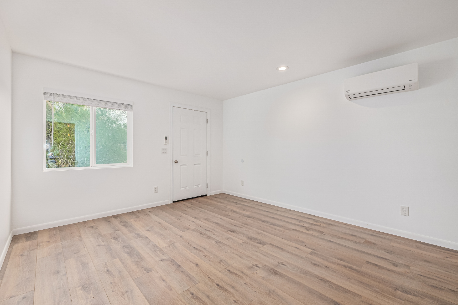 Building Photo - 4516 N 8th Pl