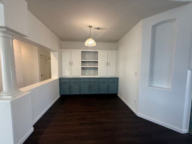 Building Photo - Spacious 4-Bedroom Corner Home MOVE IN SPECIAL