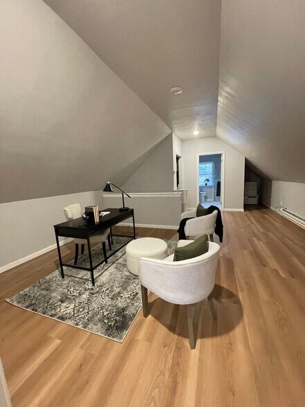 Building Photo - 7907 W Bruno Ave