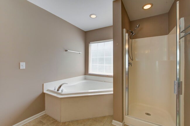Building Photo - 111 Meadowvale Ln