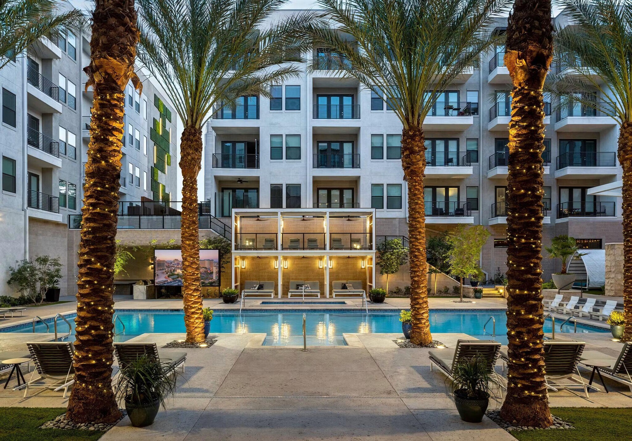 Building Photo - 250 Promenade Pl