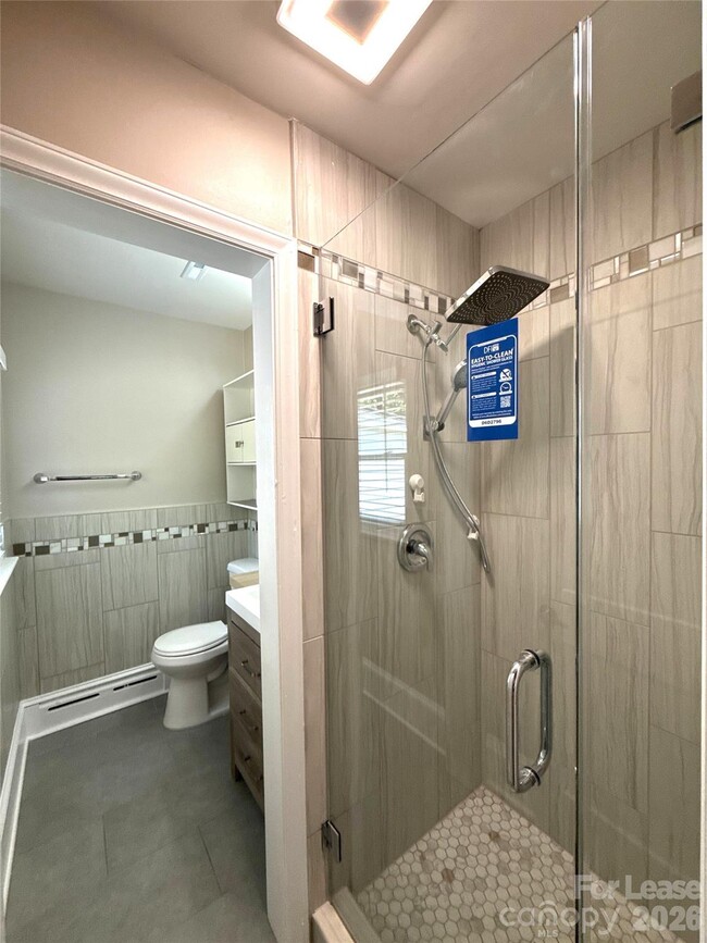 Building Photo - 833 Mohigan St