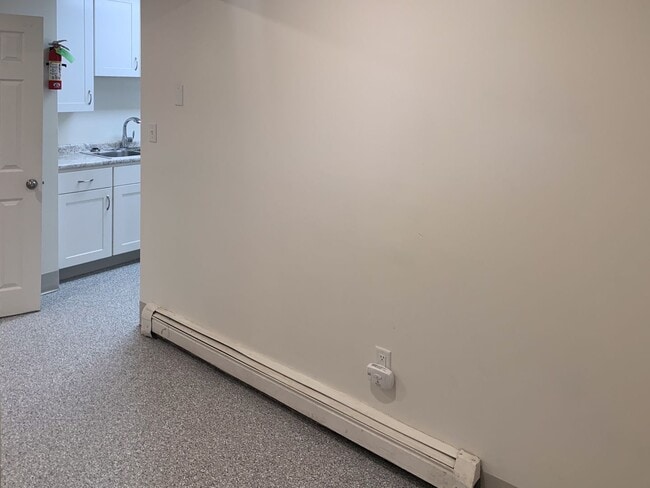 Building Photo - Spacious 3-Bedroom Apartment Near UVM with Private Entrance & Parking