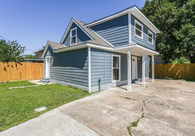 Primary Photo - 505 Park Ln