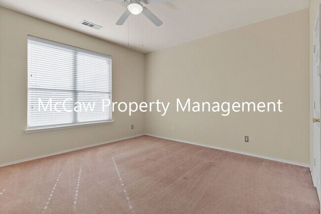 Building Photo - 5116 Meridian Ln