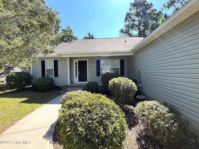 Building Photo - 205 Woodgreen Ln
