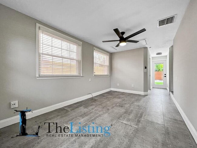 Building Photo - 1603 E Kaley Ave