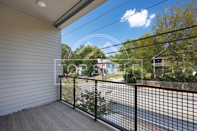 Building Photo - 1540 Millwood Pl