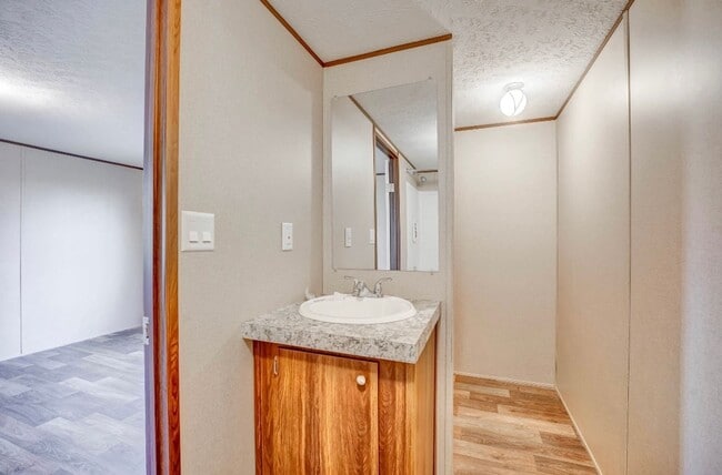 Building Photo - 2 bed 2 bath trailer available now