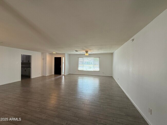 Building Photo - 4613 S Rita Ln