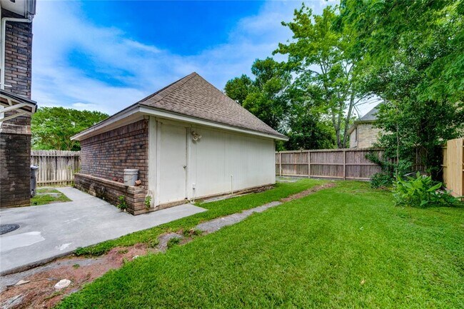 Building Photo - 2338 Bent River Dr