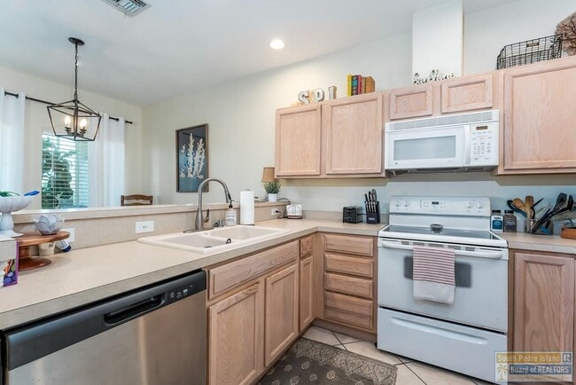 Building Photo - 29 Torrey Pines Dr