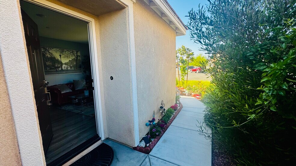 Building Photo - 1377 Provence Ct