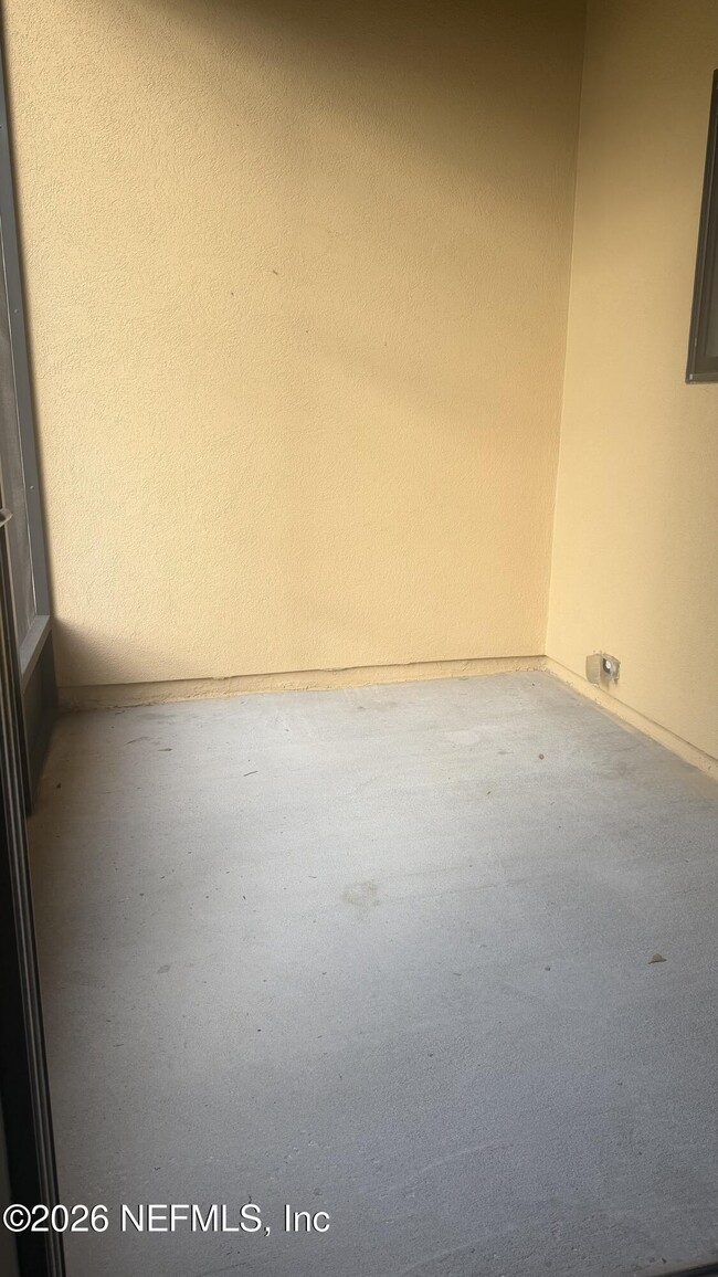 Building Photo - 401 Honeycomb Way