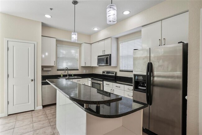 Building Photo - 3405 W Swann Ave