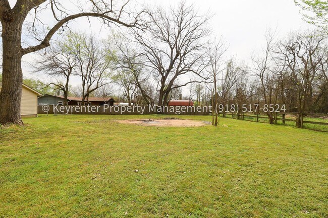 Building Photo - 3 Bed | 2.5 Bath in Oologah!