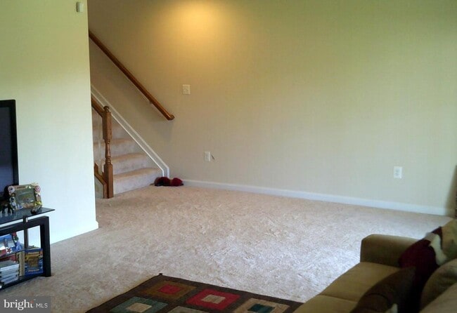 Building Photo - 8708 Sagebrush Ln