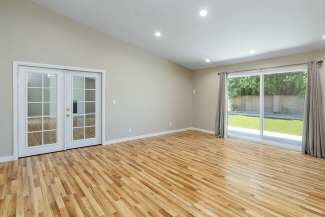 Building Photo - Charming 4-Bedroom Home on a Quiet Street ...