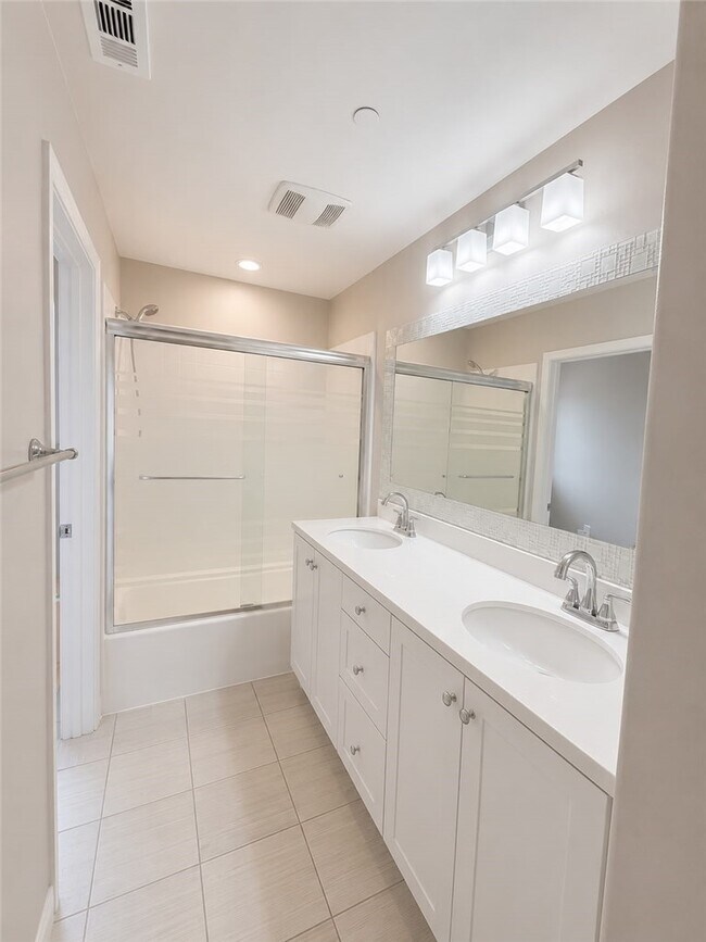 Building Photo - 2308 Navigation Cir