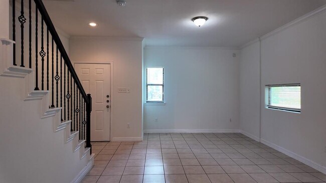 Building Photo - 8710 Knox St