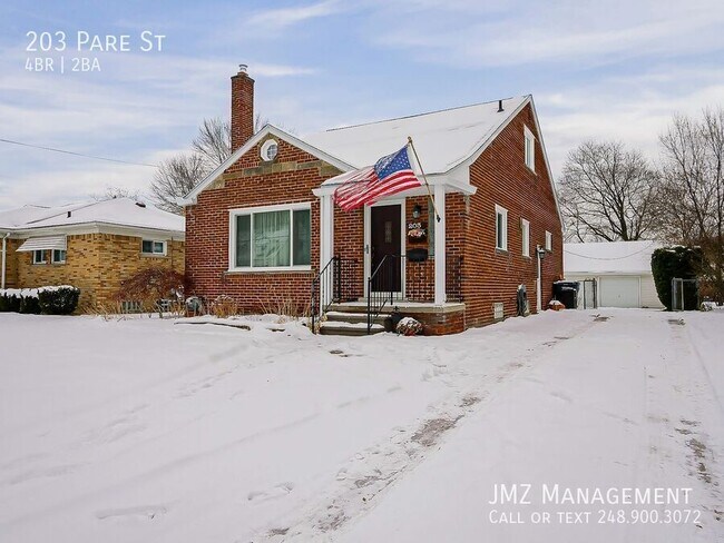 Building Photo - 203 Pare St