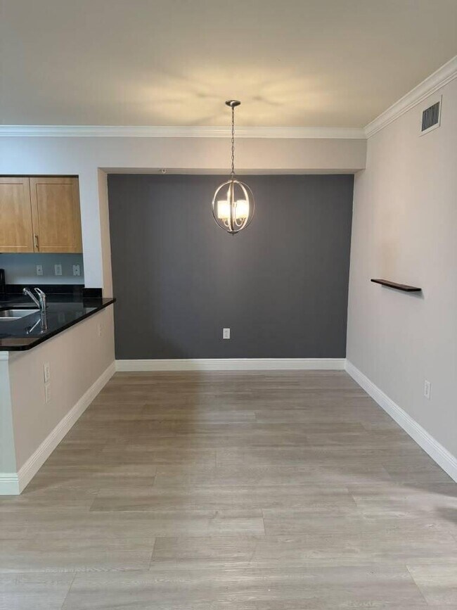 Building Photo - 6386 Emerald Dunes Dr