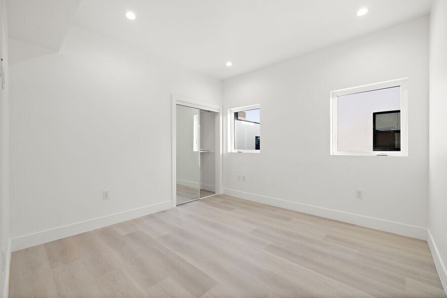 Building Photo - 5649 Case Ave