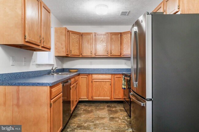 Building Photo - 145 Hailey Ln