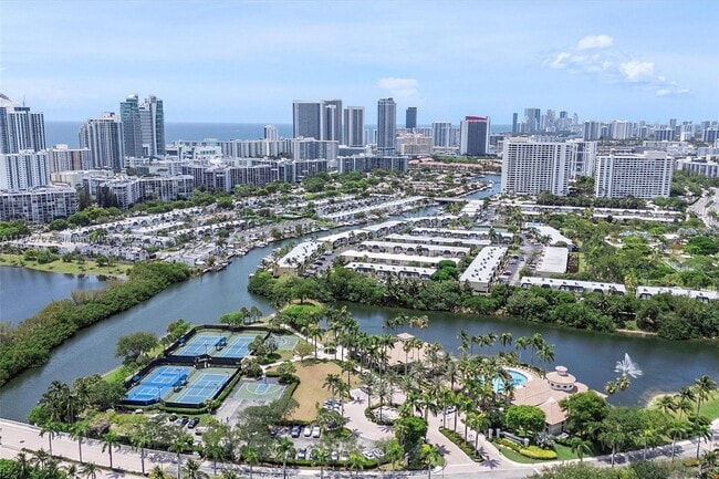 Building Photo - 1382 Harbor View W