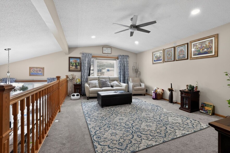 Building Photo - 595 Mercury Cir