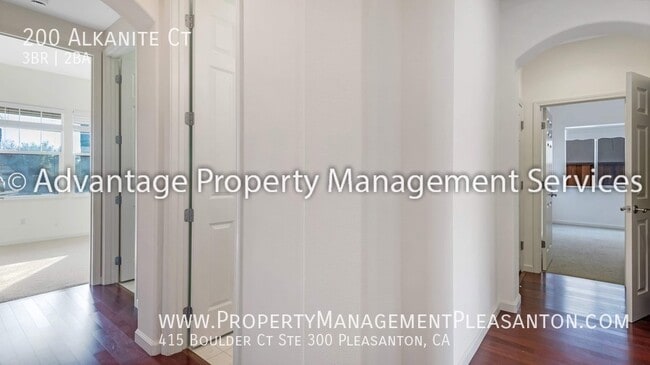 Building Photo - 200 Alkanite Ct