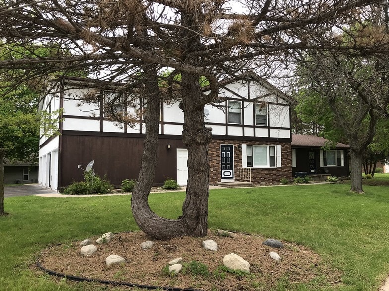 Building Photo - 325 Westbrook Dr