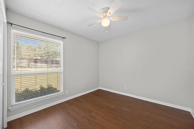 Building Photo - 6109 Glen Meadow Dr